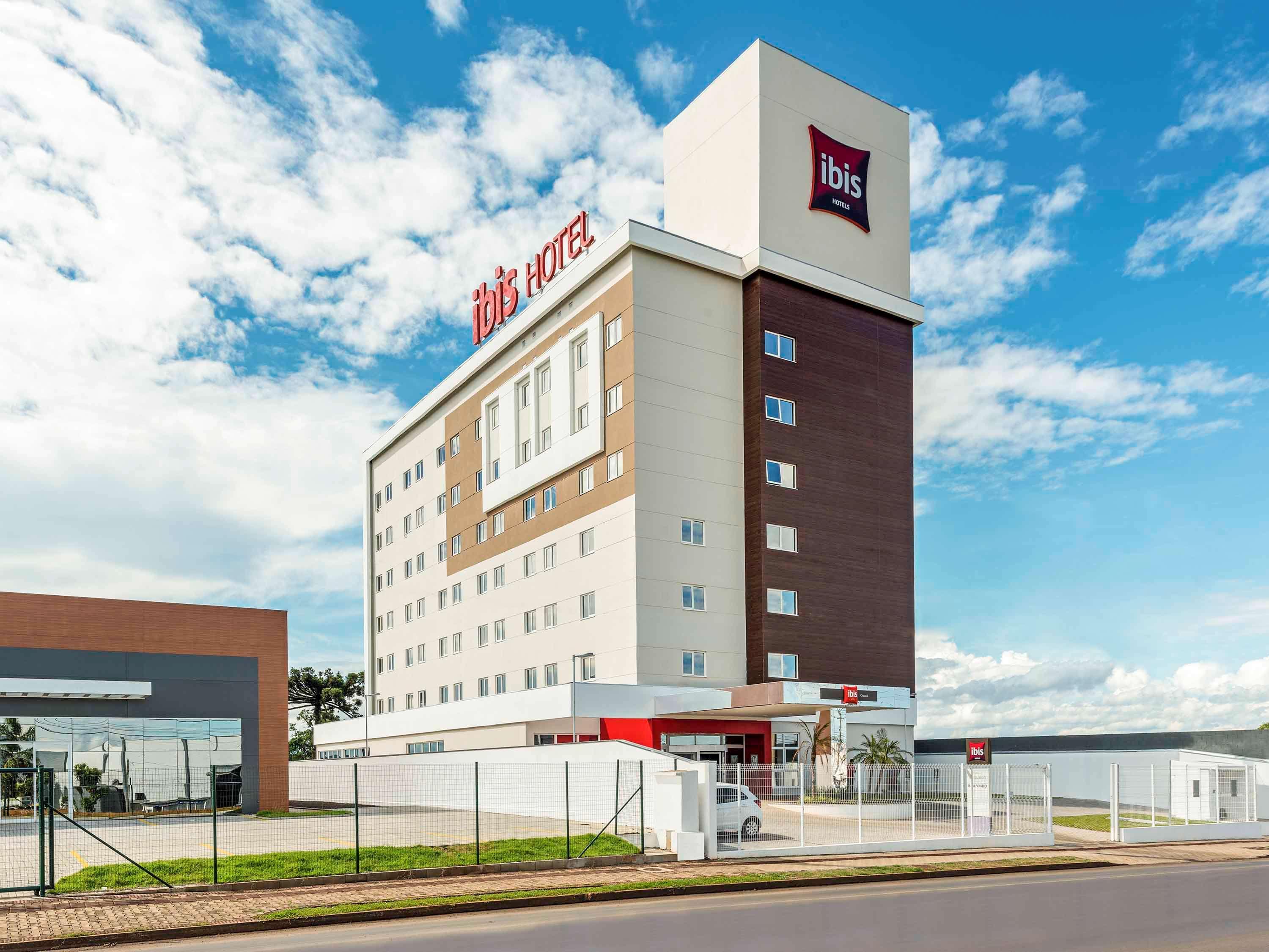 ホテル Ibis Chapecó エクステリア 写真
