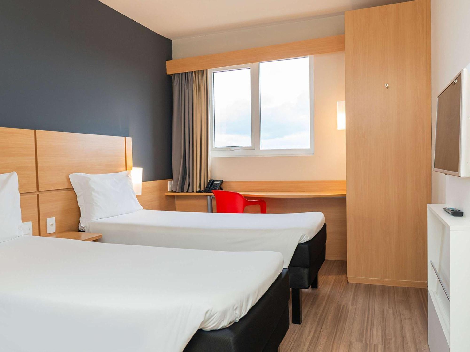 ホテル Ibis Chapecó エクステリア 写真