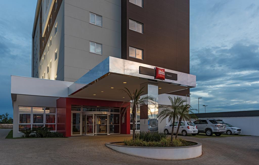 ホテル Ibis Chapecó エクステリア 写真