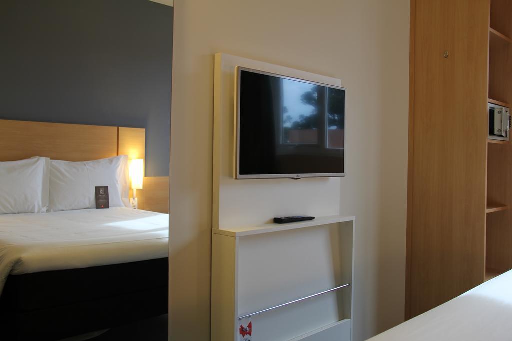 ホテル Ibis Chapecó エクステリア 写真