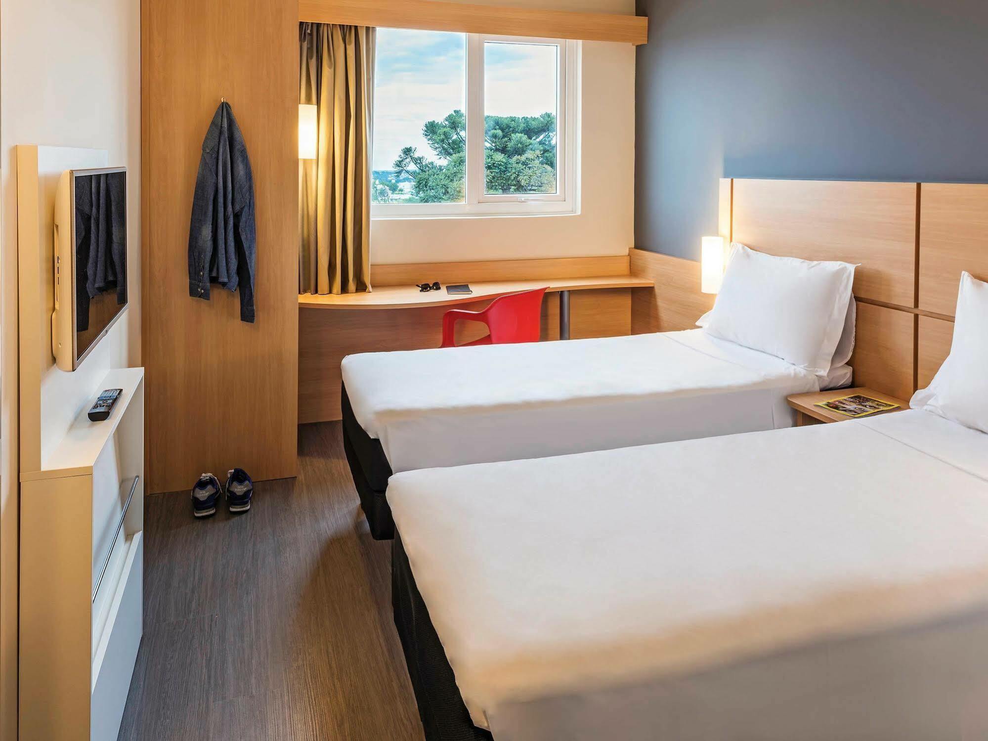 ホテル Ibis Chapecó エクステリア 写真